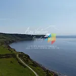 Mid Street Retreat, Steps From The Beach, ווייט הייבן