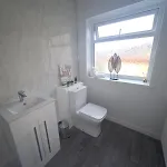 Mid Street Retreat, Steps From The Beach, בית נופש *