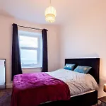 Mid Street Retreat, Steps From The Beach, בית נופש *