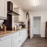 Mid Street Retreat, Steps From The Beach, *