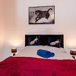 Mid Street Retreat, Steps From The Beach, ווייט הייבן