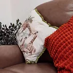 Mid Street Retreat, Steps From The Beach, בית נופש *