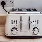 Mid Street Retreat, Steps From The Beach, *