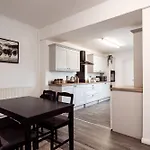 Ferienhaus Mid Street Retreat, Steps From The Beach, *