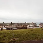 Mid Street Retreat, Steps From The Beach,