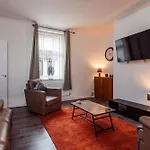 Mid Street Retreat, Steps From The Beach, Whitehaven