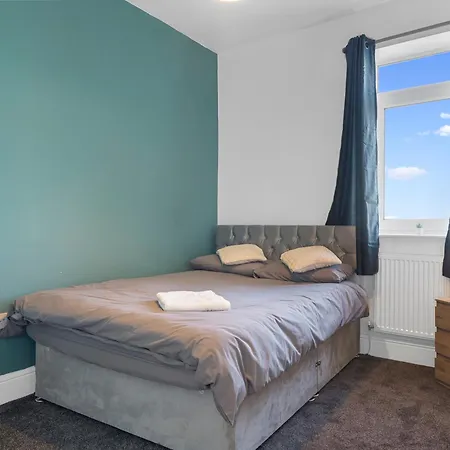 Mid Street Retreat, Whitehaven