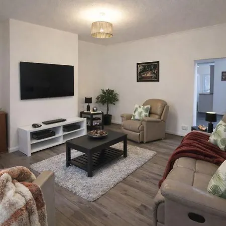 Mid Street Retreat, Steps From The Beach, Vakantiehuis