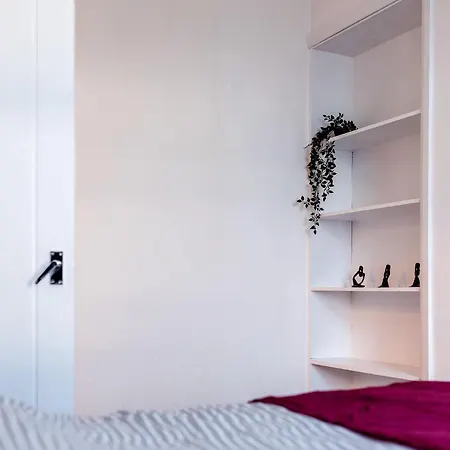 Ferienhaus Mid Street Retreat, Steps From The Beach,