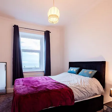 Mid Street Retreat, Steps From The Beach, Vakantiehuis *