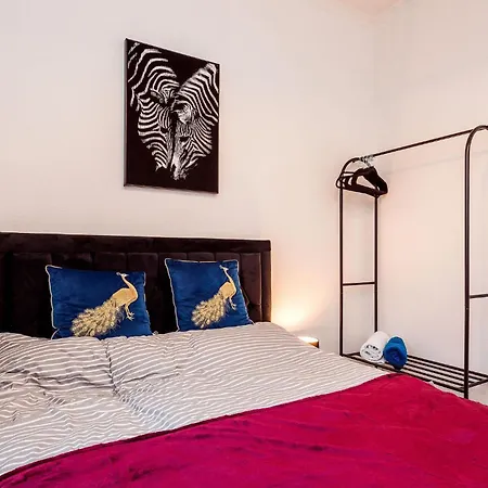 Vakantiehuis Mid Street Retreat, Steps From The Beach, *