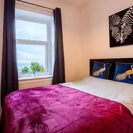 Vakantiehuis Mid Street Retreat, Steps From The Beach, Whitehaven