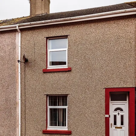 Mid Street Retreat, Steps From The Beach, * Whitehaven
